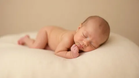 Fotografo newborn a Napoli: come scegliere lo studio giusto per il tuo bimbo