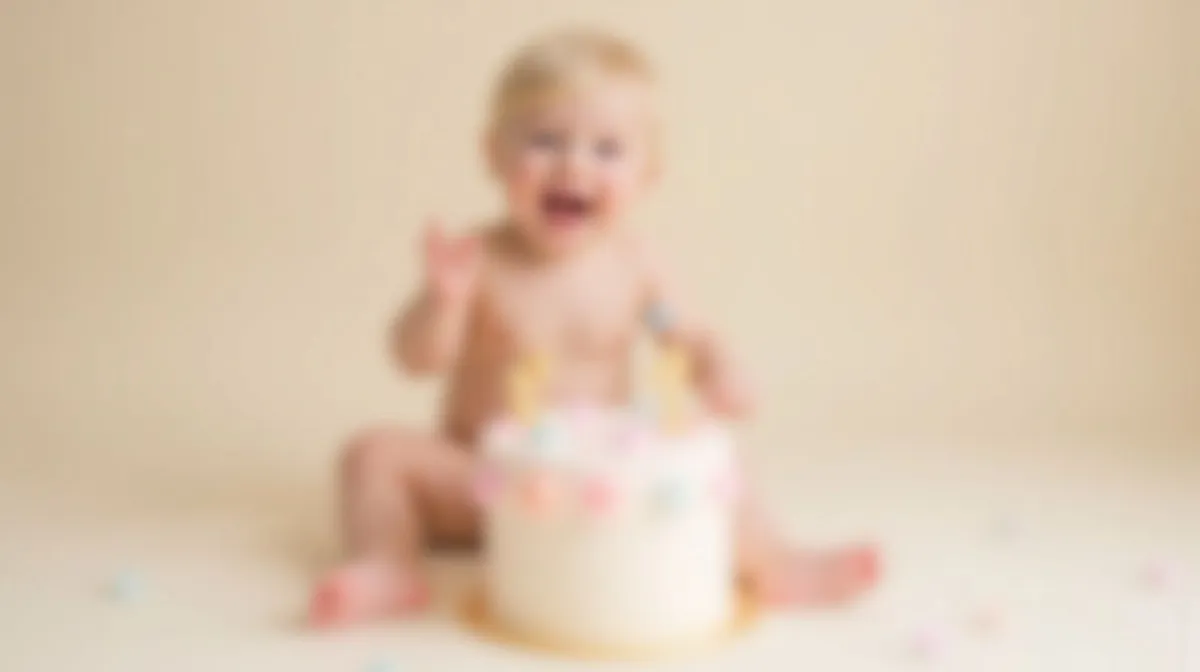 Smash cake a Napoli: il primo compleanno che diventa una festa di foto