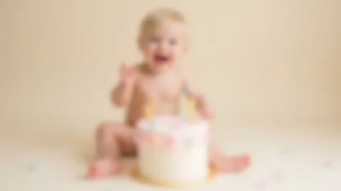 Smash cake a Napoli: il primo compleanno che diventa una festa di foto